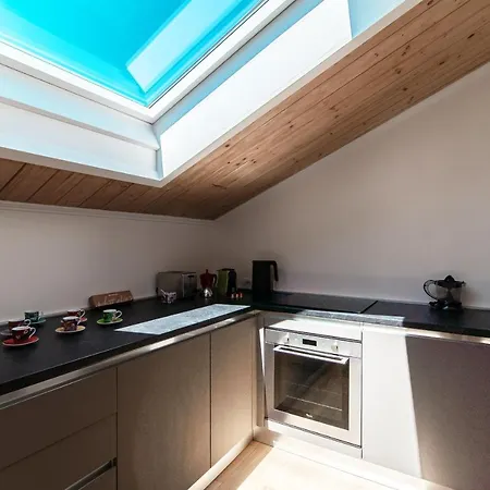 Attic 64 - The House Of Travelers Apartment *