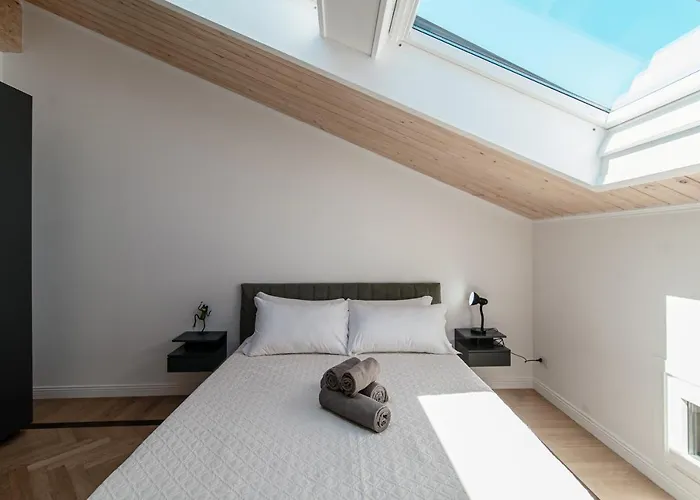 Apartman Attic 64 By 
